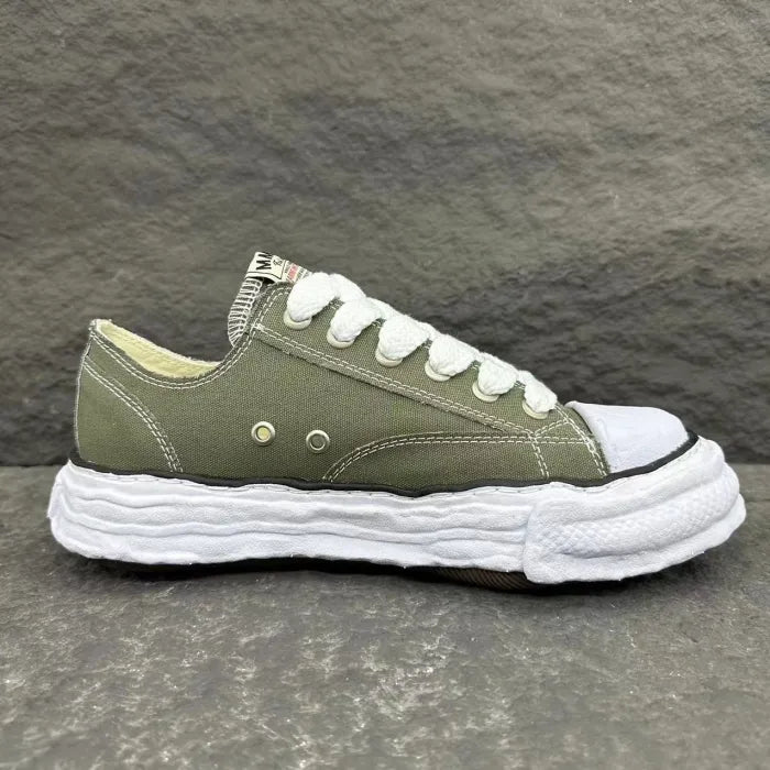 M - SNEAKERS