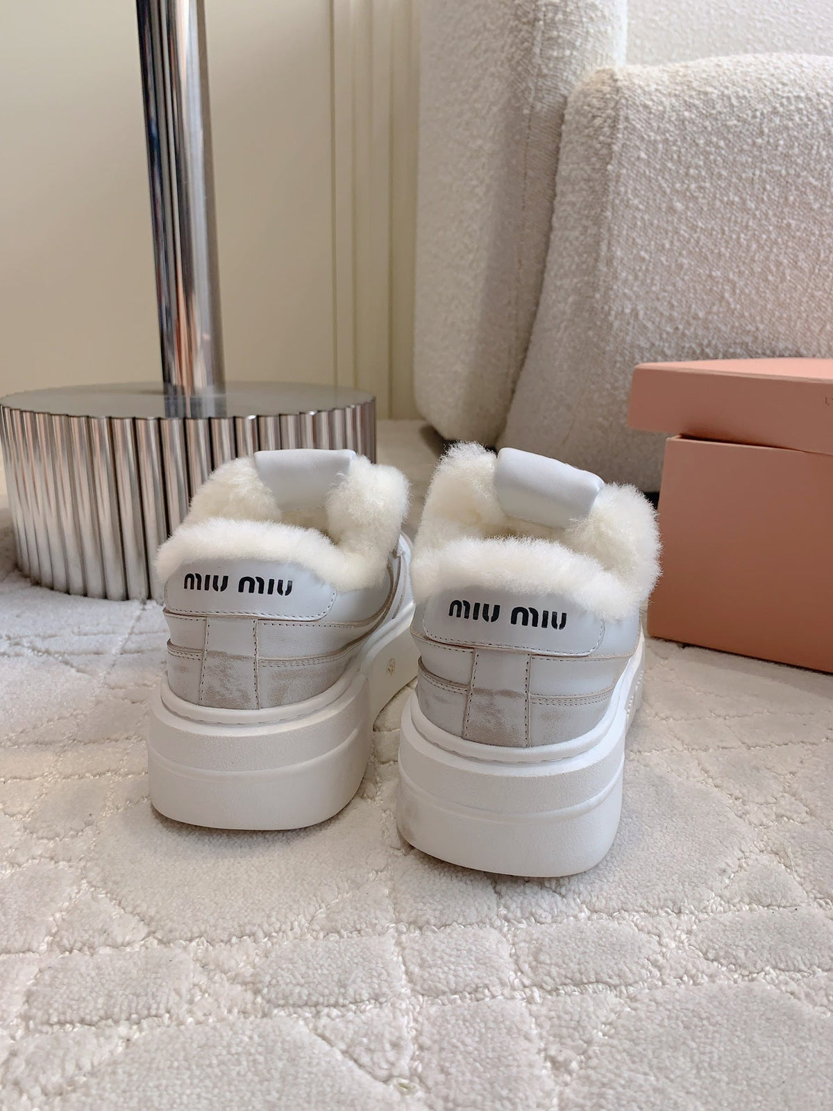 M-Sneakers
