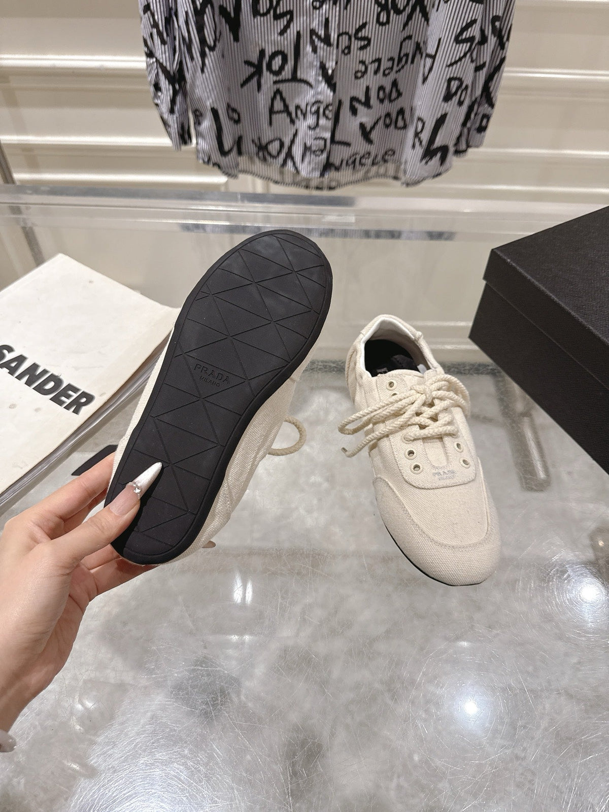 P-Sneakers