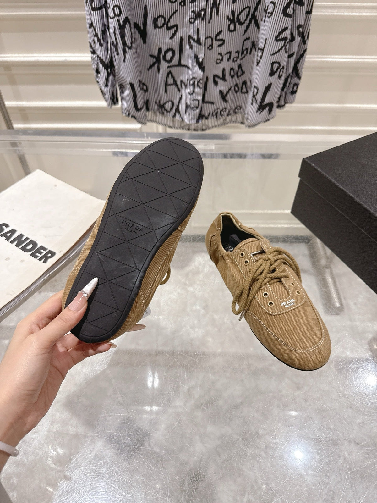 P-Sneakers
