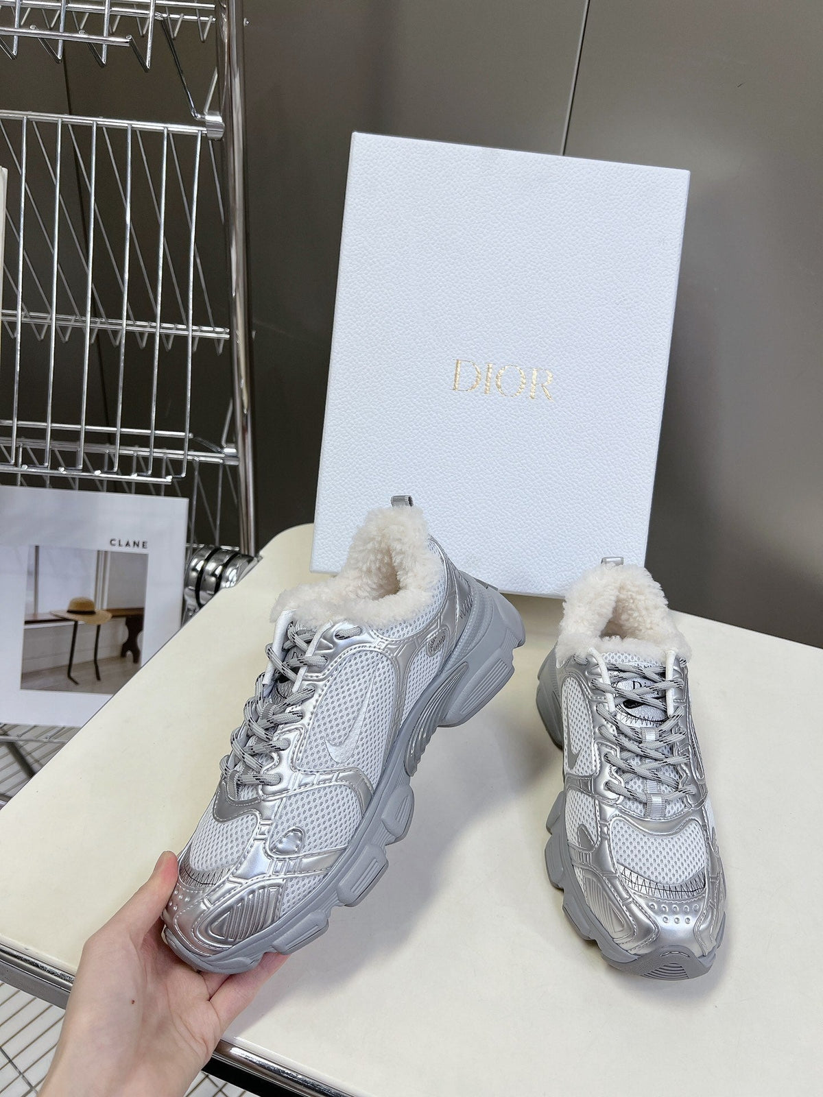 D-Sneakers