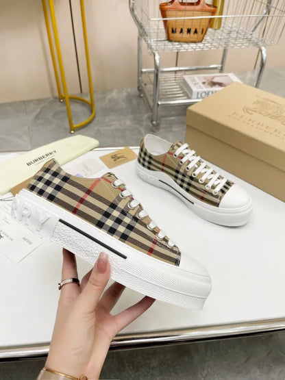 B - SNEAKERS