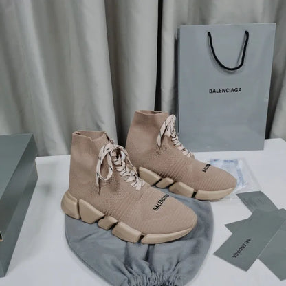 B - SNEAKERS
