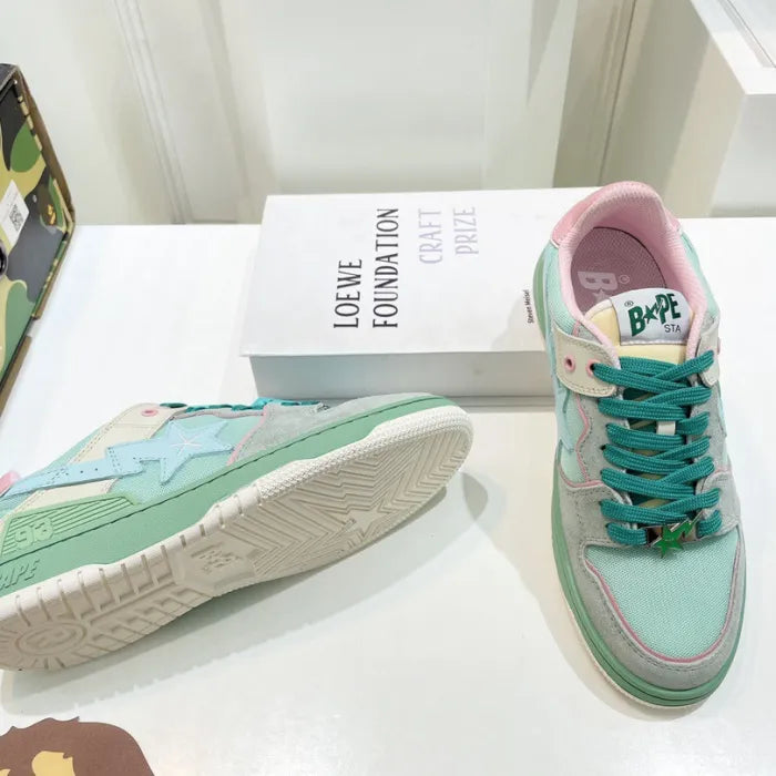 B - SNEAKERS