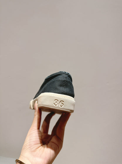 B-Sneakers