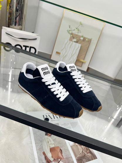 M-Sneakers