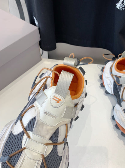 B-Sneakers
