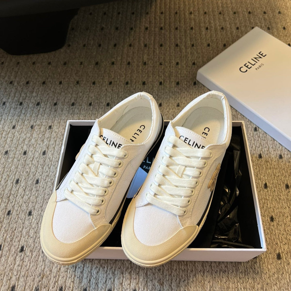 S-Sneakers