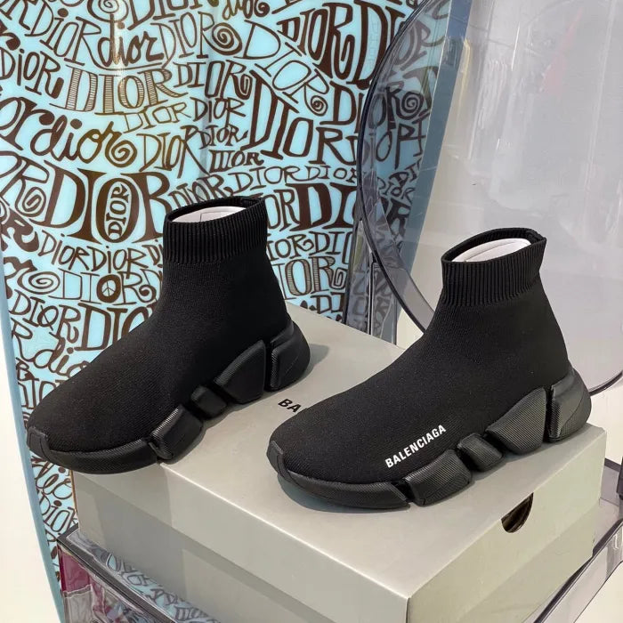 B - SNEAKERS