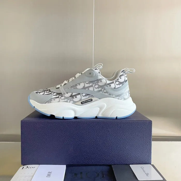 D - SNEAKERS