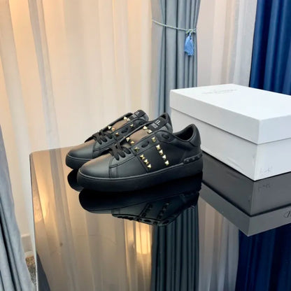 V - SNEAKERS