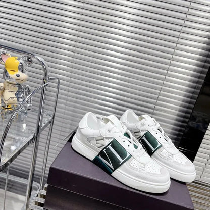 V - SNEAKERS
