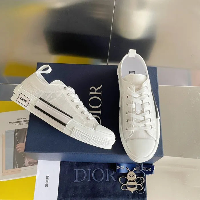 D - SNEAKERS