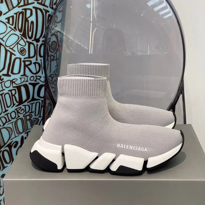 B - SNEAKERS