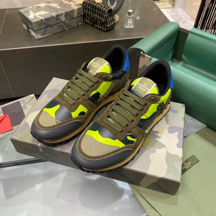 V - SNEAKERS