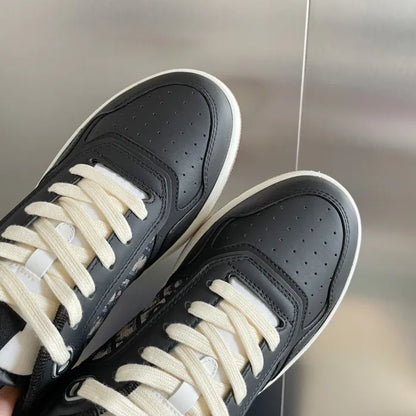 D - SNEAKERS