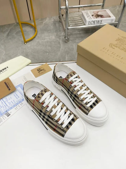 B - SNEAKERS