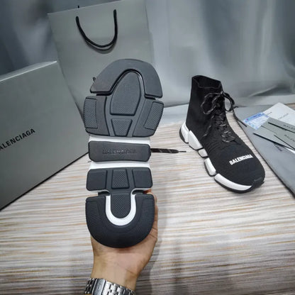 B - SNEAKERS