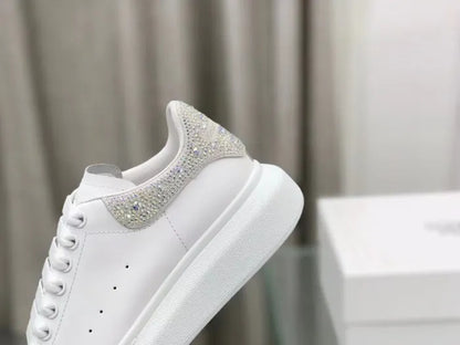 A - SNEAKERS