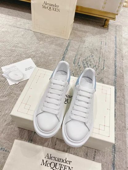 A - SNEAKERS