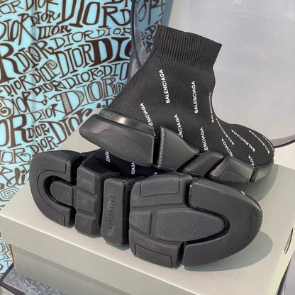 B - SNEAKERS