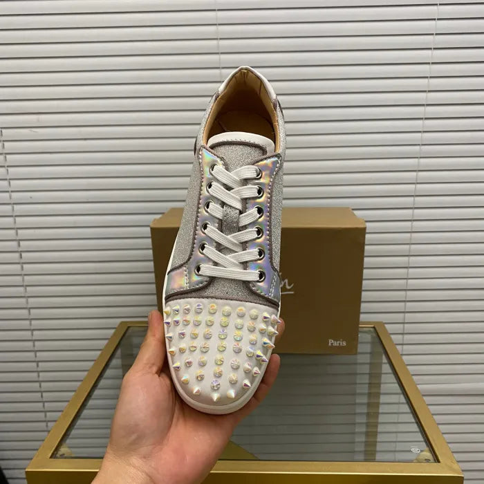 C - SNEAKERS