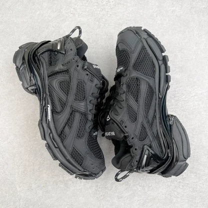 B - SNEAKERS