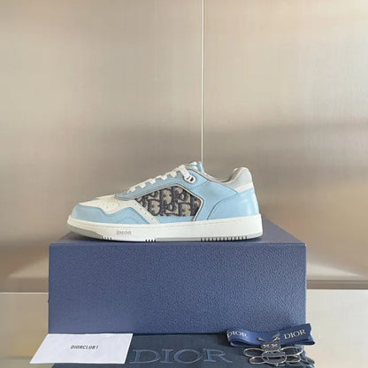 D - SNEAKERS