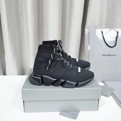 B - SNEAKERS