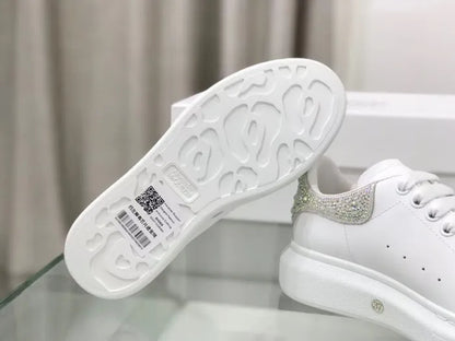 A - SNEAKERS