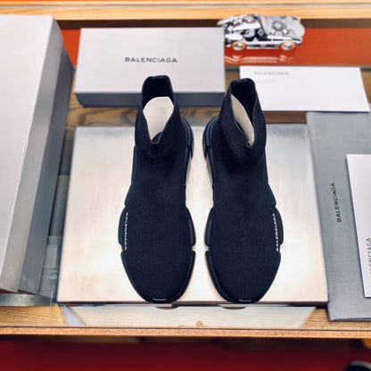 B - SNEAKERS