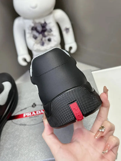 P - SNEAKERS