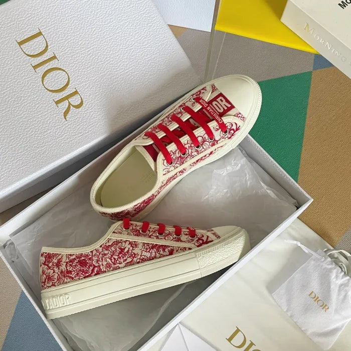 D - SNEAKERS