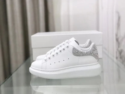 A - SNEAKERS