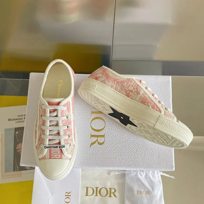 D - SNEAKERS