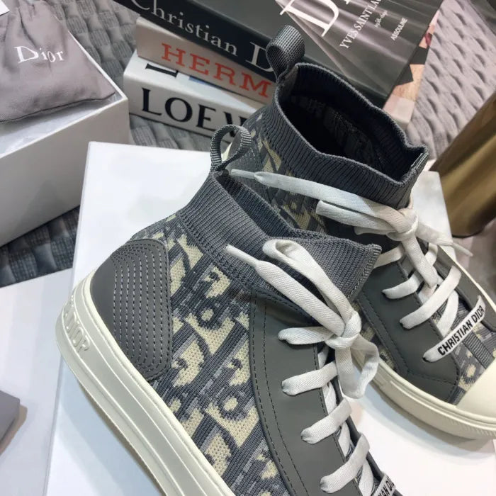 D - SNEAKERS