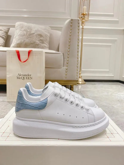 A - SNEAKERS