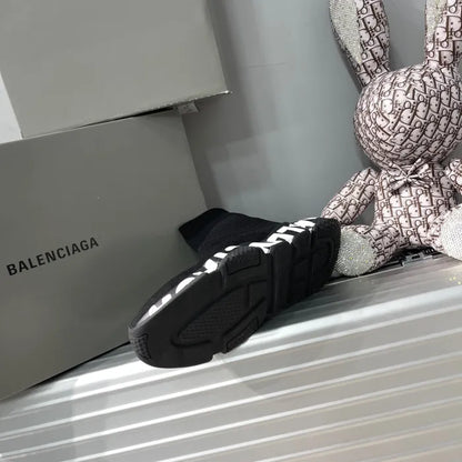 B - SNEAKERS