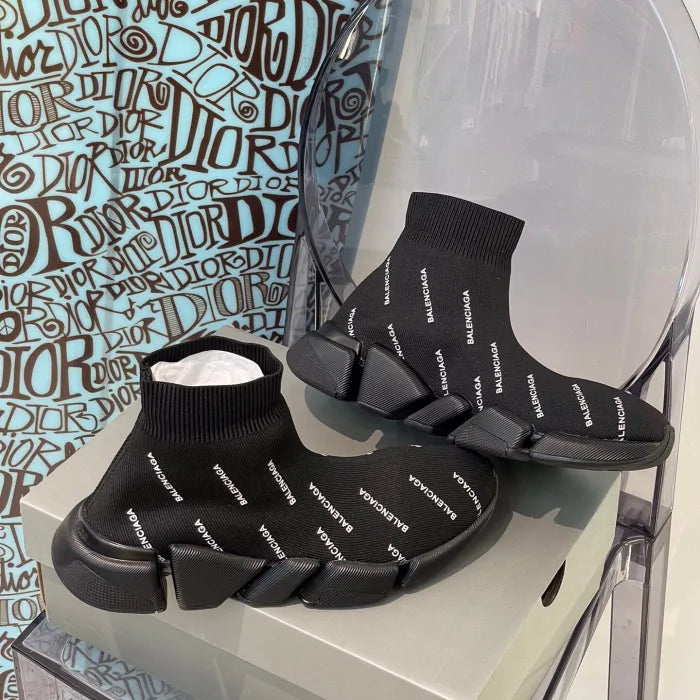 B - SNEAKERS