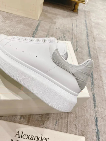 A - SNEAKERS