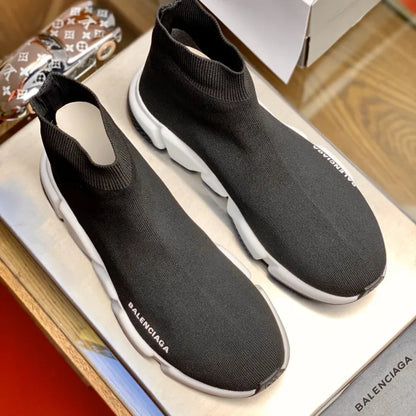 B - SNEAKERS