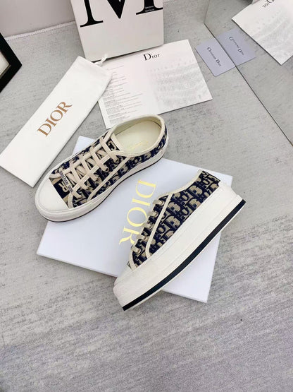 D-Sneakers