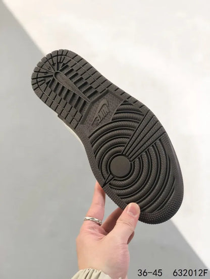 N - SNEAKERS