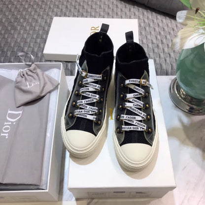 D - SNEAKERS