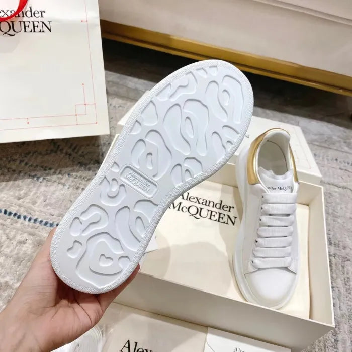 A - SNEAKERS