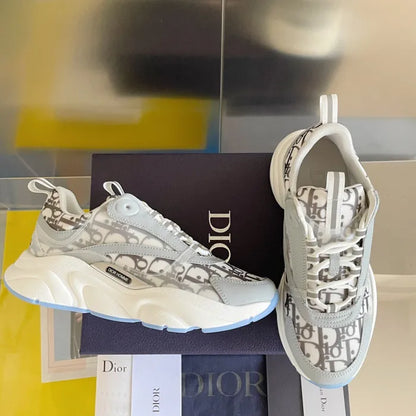 D - SNEAKERS