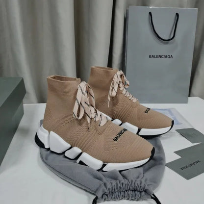 B - SNEAKERS