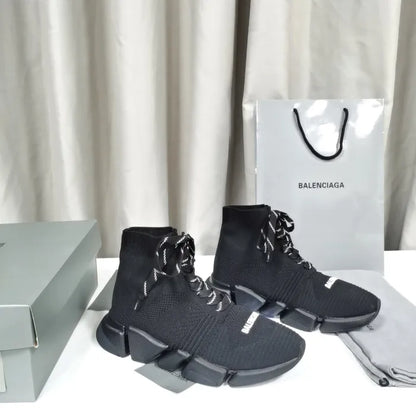 B - SNEAKERS
