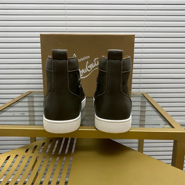 A - SNEAKERS