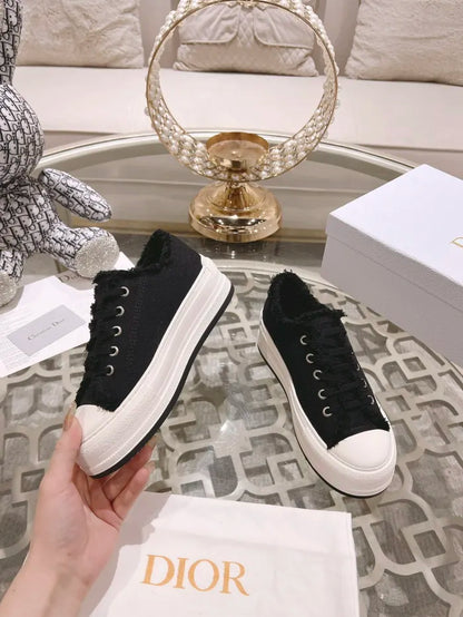D - SNEAKERS